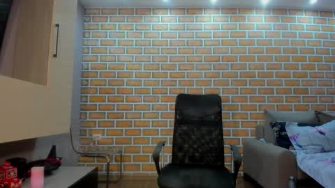 Anna   online show from November 16, 3:58 pm