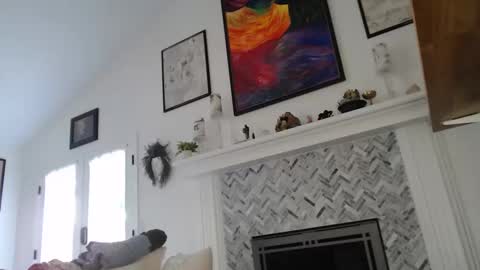 Aurora Willows online show from October 3, 2:25 pm