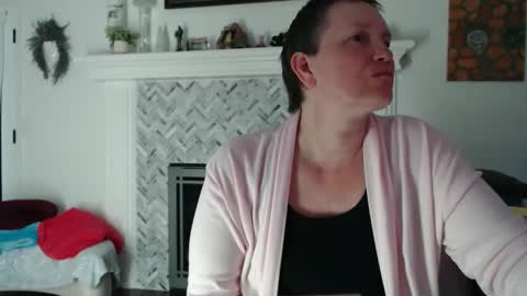 Aurora Willows online show from April 22, 3:02 am