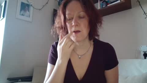 12ennie online show from February 18, 7:41 am