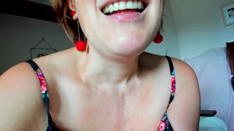 12ennie online show from August 4, 9:27 am