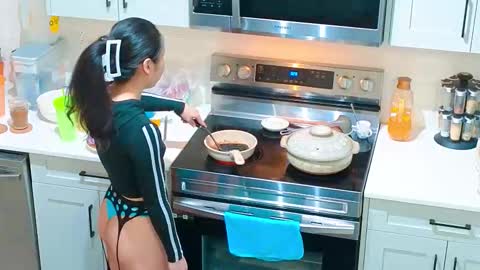 Tong  Ralph online show from March 25, 12:50 am