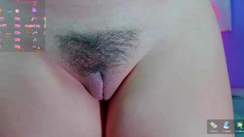 1_scarllet_ online show from April 2, 1:51 pm