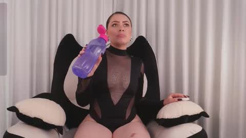 1catalinna online show from March 4, 3:20 pm