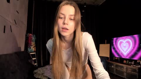 Lily 3 online show from January 10, 6:06 pm