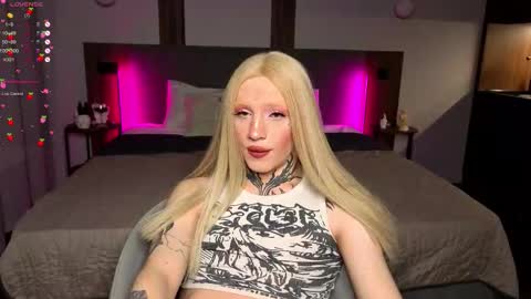 Michelle online show from February 7, 11:30 pm