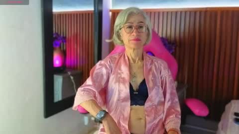 Miss Monserrate online show from April 22, 2:02 pm