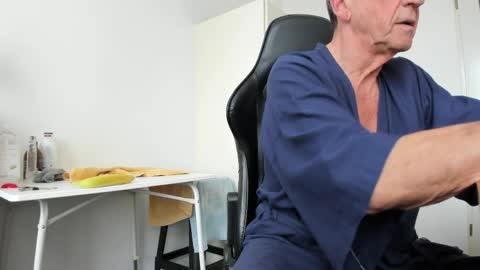 Henk online show from March 31, 12:38 pm