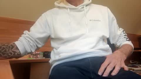 22_acacia_avenue online show from April 22, 8:43 am