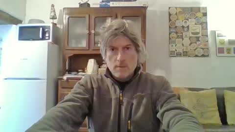 22esserre online show from February 7, 11:45 am