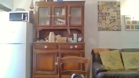 22esserre online show from September 29, 11:42 am