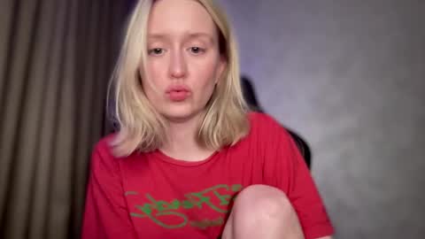 Snapshot of 2kepler22b chatting on January 16, 8:57 pm  . online show from January 16, 8:57 pm