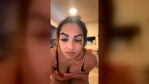 2kuttlex online show from July 9, 6:45 pm