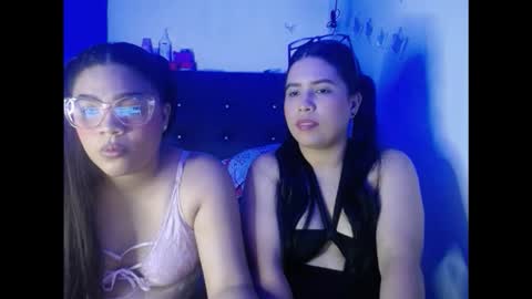 2moons_full_of_love online show from November 3, 11:39 pm