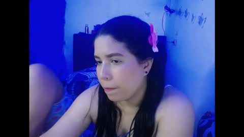 2moons_full_of_love online show from November 6, 1:19 am