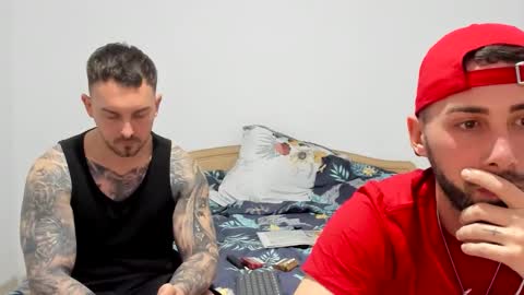 2sexymuscles online show from April 7, 9:17 pm