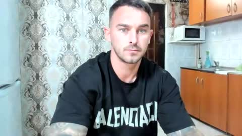 2sexymuscles online show from July 25, 8:40 pm