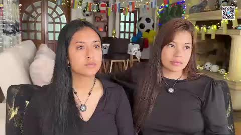 Dalilah and Tarah online show from June 25, 7:08 pm
