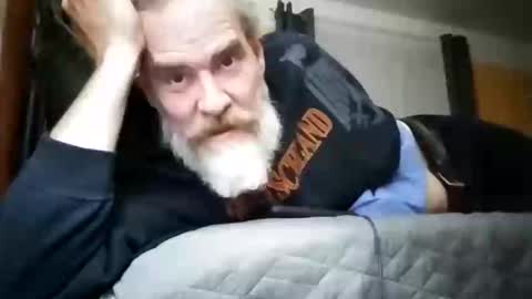 32666damon online show from December 18, 1:45 am