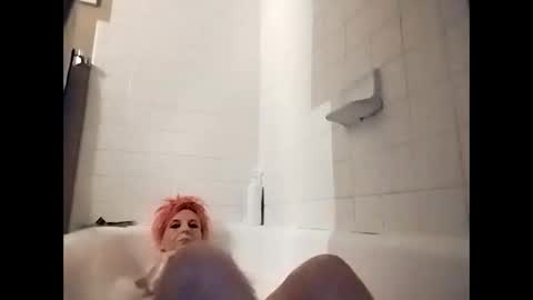 333three33 online show from April 18, 1:18 am