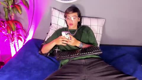 360enmedallo online show from November 3, 4:24 am