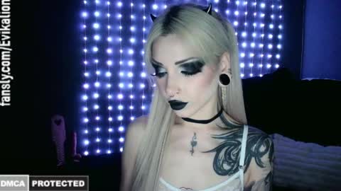 Eva online show from April 23, 11:39 pm