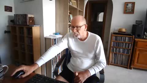  Papi  online show from April 23, 3:02 pm