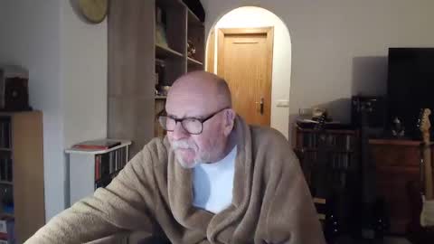  Papi  online show from March 9, 8:21 pm