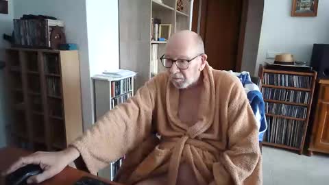  Papi  online show from March 11, 10:51 am