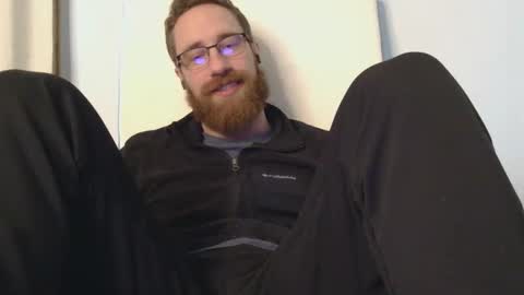 8InchesAndSomeHoles online show from March 18, 5:19 pm