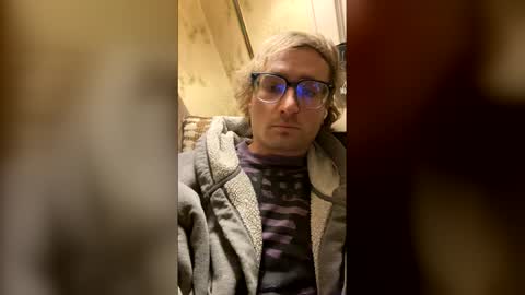 Topher online show from December 15, 4:19 am