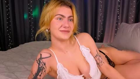 Willow online show from April 20, 10:02 pm