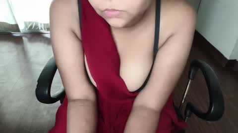 _aleena_ online show from October 13, 6:59 am