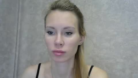 _alex1819 online show from December 22, 7:15 am