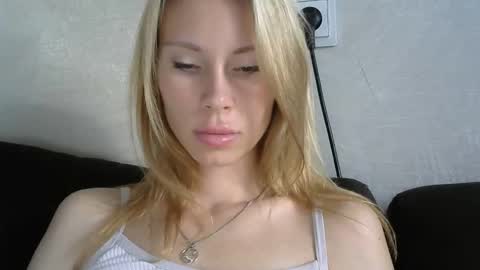 Snapshot of _alex1819 chatting on October 9, 7:36 am _alex1819 online show from October 9, 7:36 am