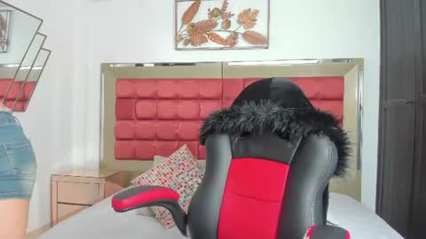 Alice  online show from July 7, 9:52 pm