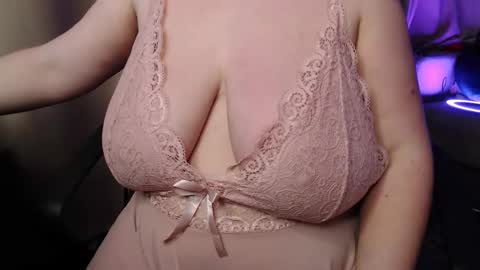 lisa online show from March 8, 8:46 pm