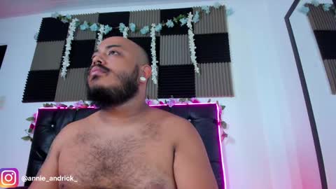 Annie Andrick online show from April 22, 11:06 am