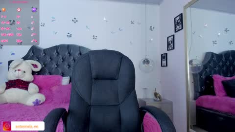 antonnela online show from February 25, 5:19 pm