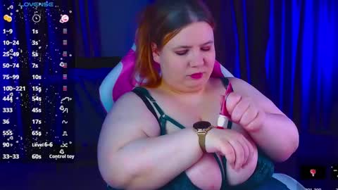 _ariaakashi_ online show from February 15, 4:17 pm