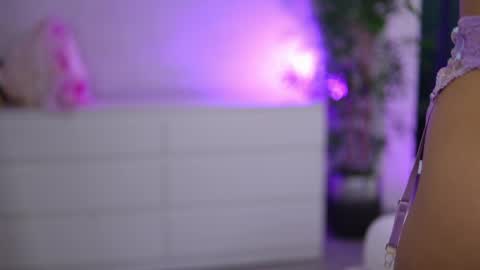 Arielle online show from April 23, 6:32 am