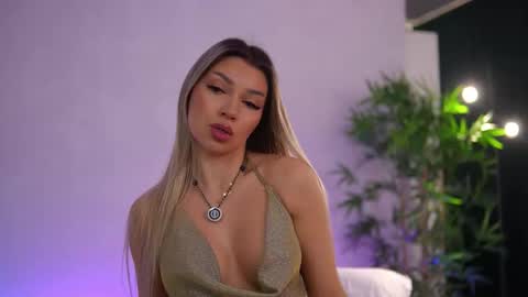 Arielle online show from March 4, 7:27 am