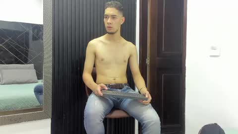 _axel_09 online show from April 18, 4:36 am