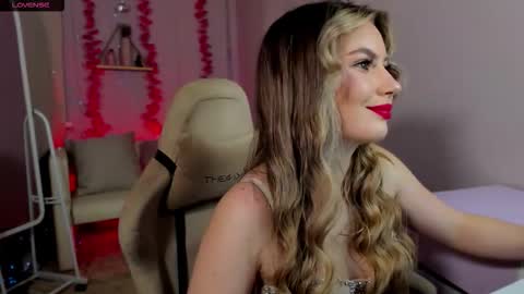 Bella online show from November 14, 8:33 pm