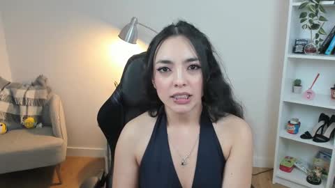 Bella Evans online show from March 8, 12:20 pm