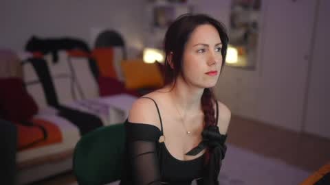 Lili online show from April 11, 9:24 am