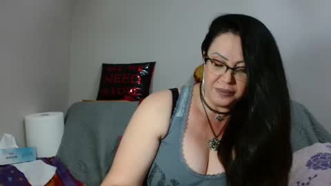 Snapshot of _blue__butterfly_ chatting on September 20, 5:27 pm KHALEESI online show from September 20, 5:27 pm