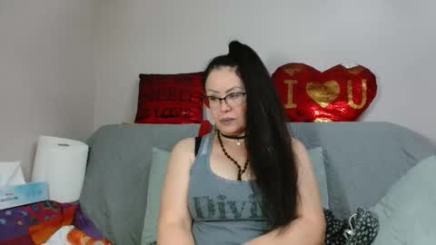 Snapshot of _blue__butterfly_ chatting on September 28, 9:57 pm KHALEESI online show from September 28, 9:57 pm