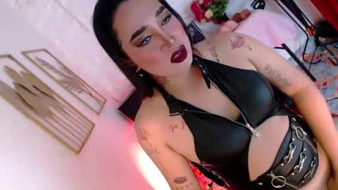 Caroline online show from December 4, 6:46 am