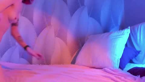 Christina Chris online show from March 10, 8:39 am